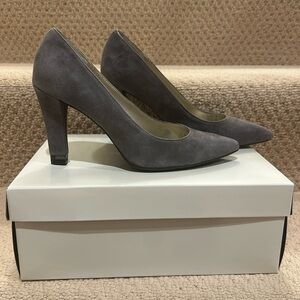 Barely worn Anne Klein heels